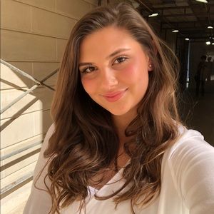 Meet your Posher, Abby